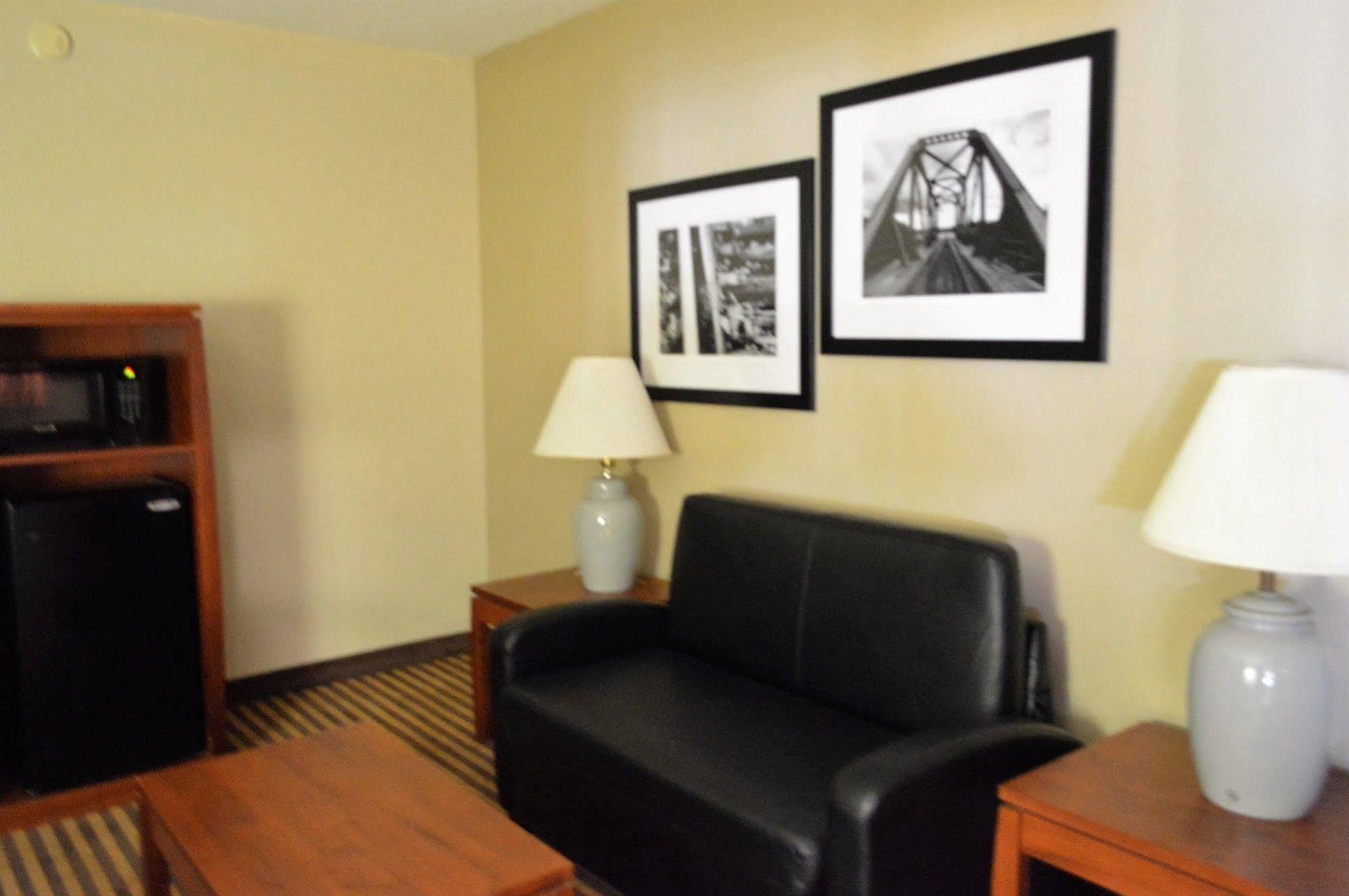 Best Western Hospitality House Emporia Exterior foto